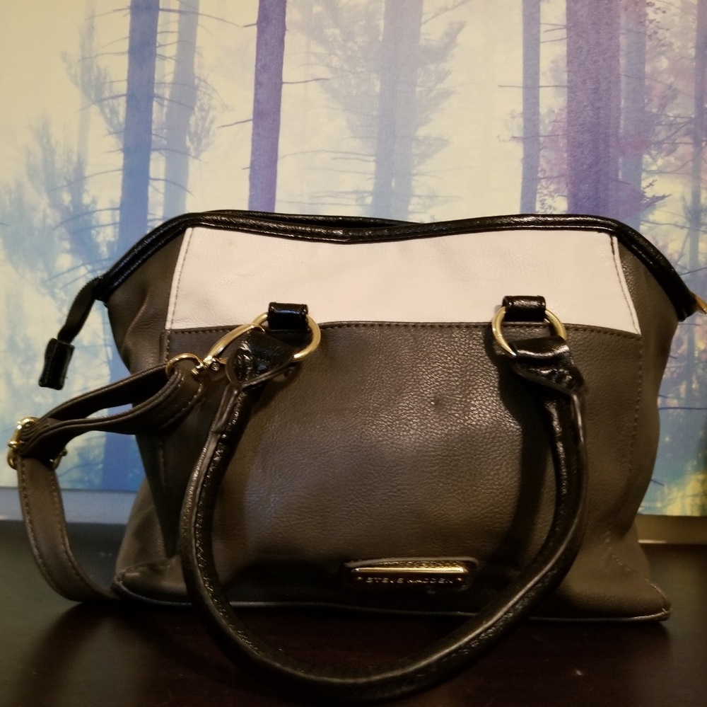 Steve Madden Black and White purse - Picture 2 of 4